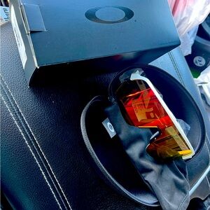 Oakley Suttra light Sunglasses. NEVER WORN BRAND NEW